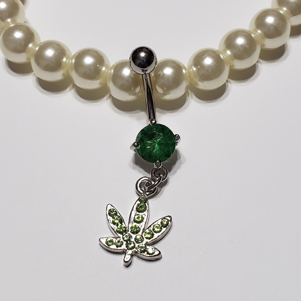 🆕️ Weed Leaf Belly Ring